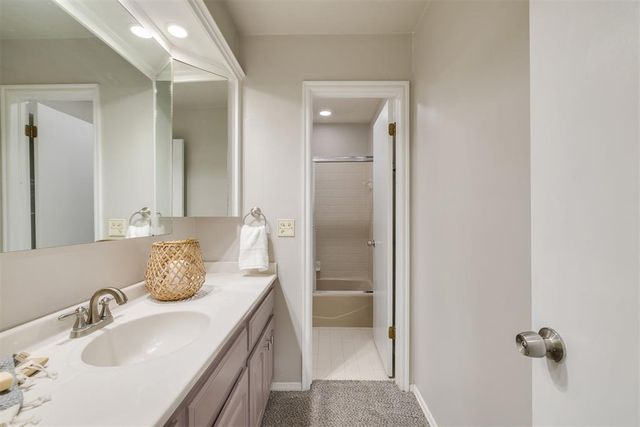 600 Country Side Trail, Edmond, OK 73012
