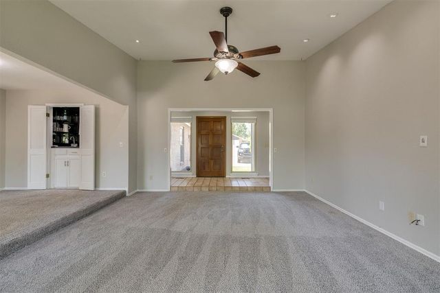 600 Country Side Trail, Edmond, OK 73012