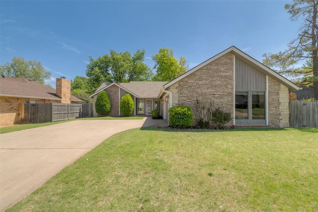 600 Country Side Trail, Edmond, OK 73012