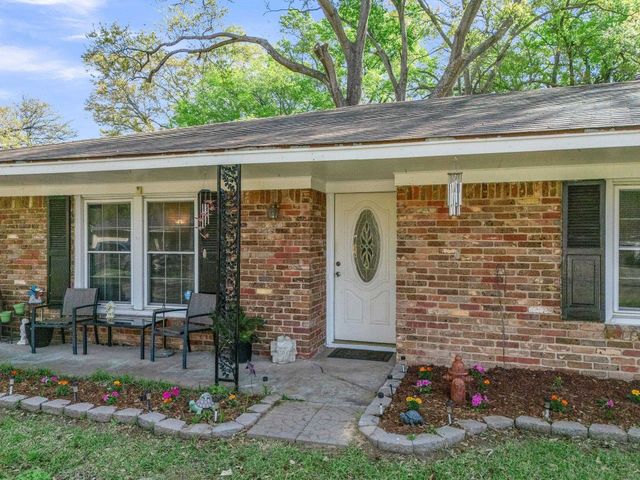 1806 Clinton St, Longview, TX 75604
