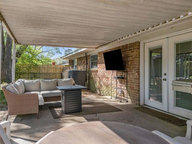 1806 Clinton St, Longview, TX 75604