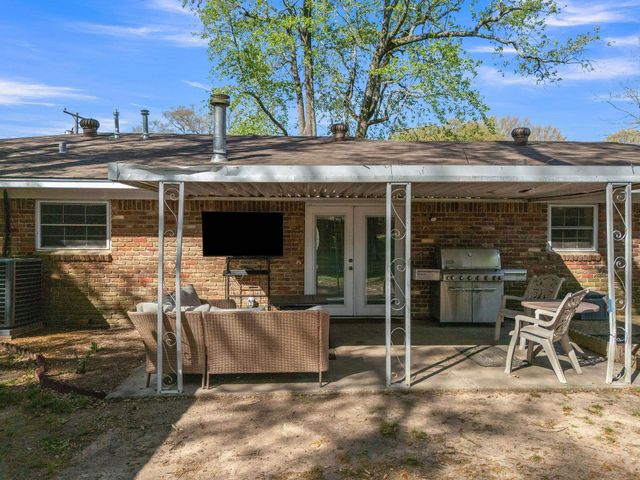 1806 Clinton St, Longview, TX 75604