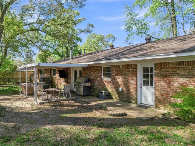 1806 Clinton St, Longview, TX 75604