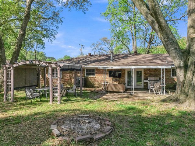 1806 Clinton St, Longview, TX 75604