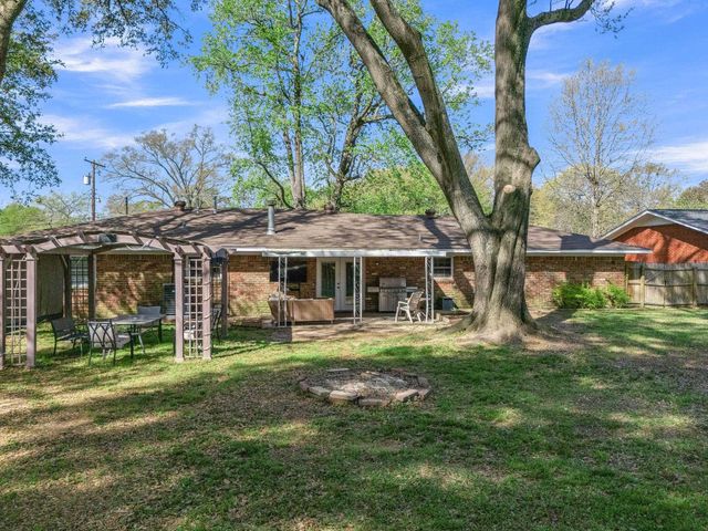 1806 Clinton St, Longview, TX 75604