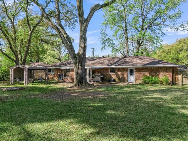 1806 Clinton St, Longview, TX 75604