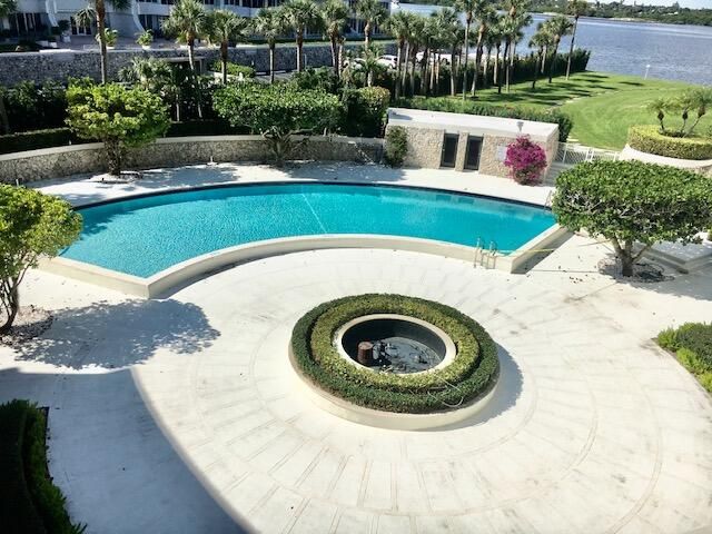 2760 S Ocean Boulevard W 107, Palm Beach, FL 33480