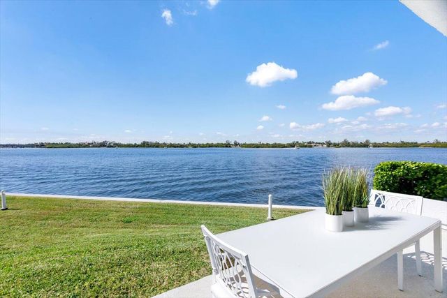 2760 S Ocean Boulevard W 107, Palm Beach, FL 33480