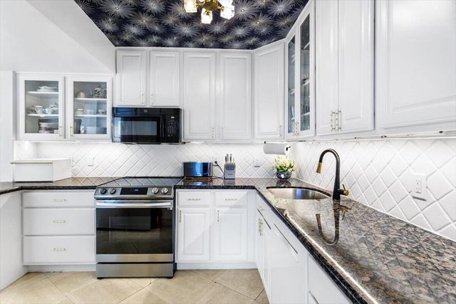 2760 S Ocean Boulevard W 107, Palm Beach, FL 33480