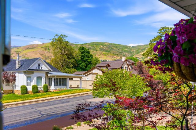 720 E CENTER ST, Bountiful, UT 84010
