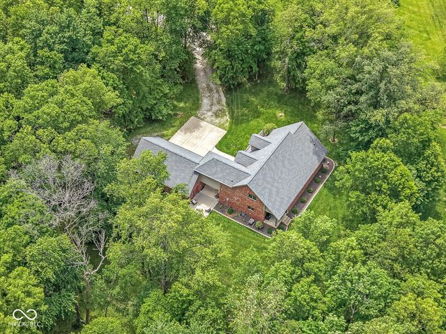 5599 N Brandywine Road, Shelbyville, IN 46176