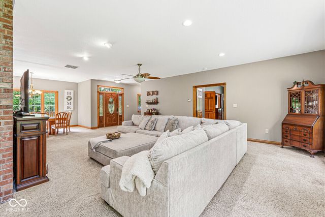 5599 N Brandywine Road, Shelbyville, IN 46176