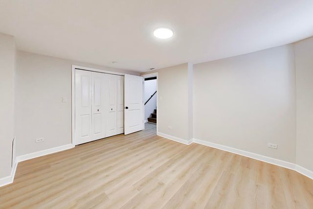 1033 S Claremont Avenue, Chicago, IL 60612