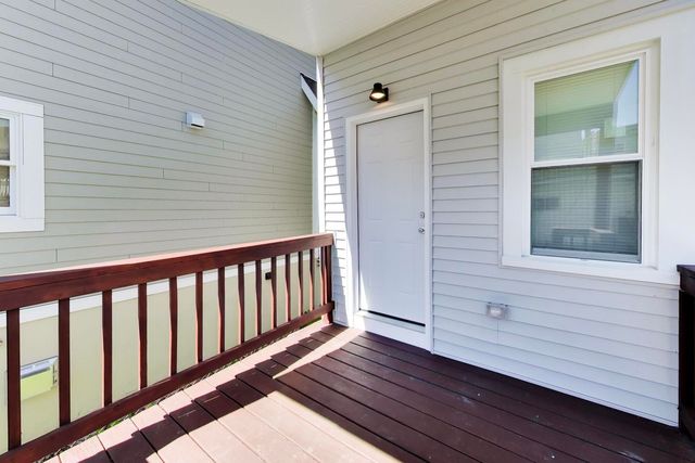1033 S Claremont Avenue, Chicago, IL 60612
