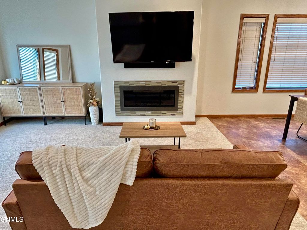 2109 Bridgeview Court SE, Mandan, ND 58554 photo 5
