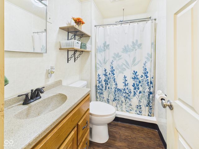 821 W 5th Street, Anderson, IN 46016