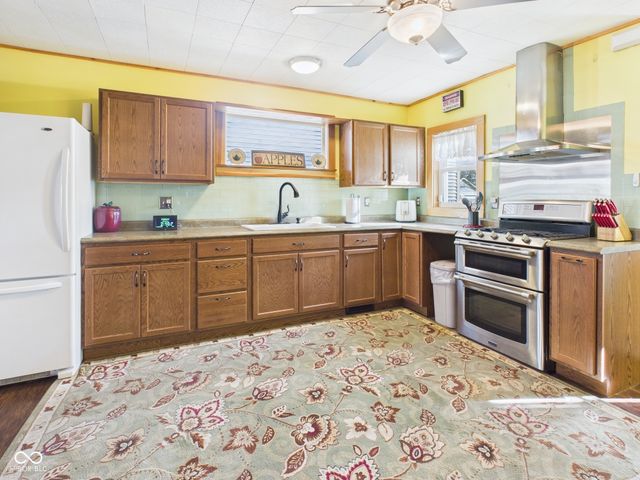 821 W 5th Street, Anderson, IN 46016