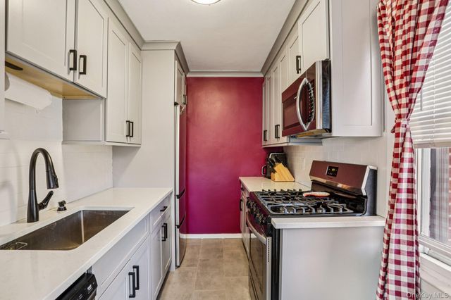 66 Manville Road 4, Pleasantville, NY 10570