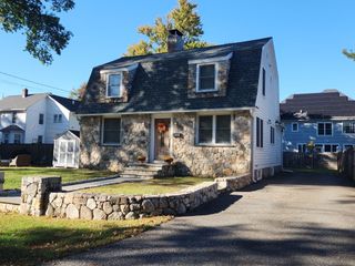 27 Bradley Street, Fairfield, CT 06824