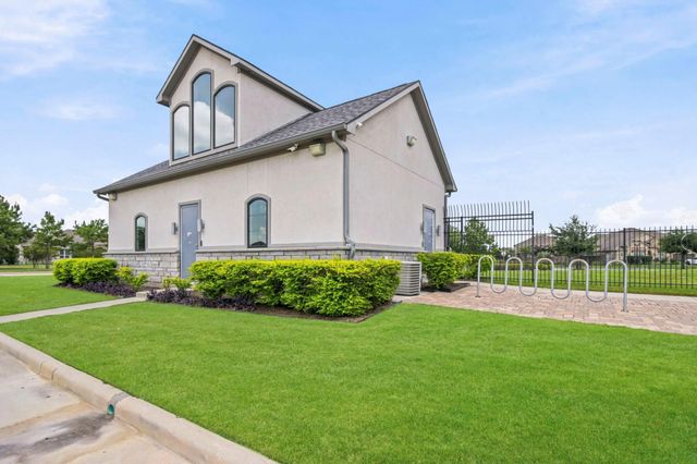 25450 Barmby Drive, Tomball, TX 77375