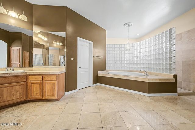 1095 N JAMAICA Court, Gilbert, AZ 85234