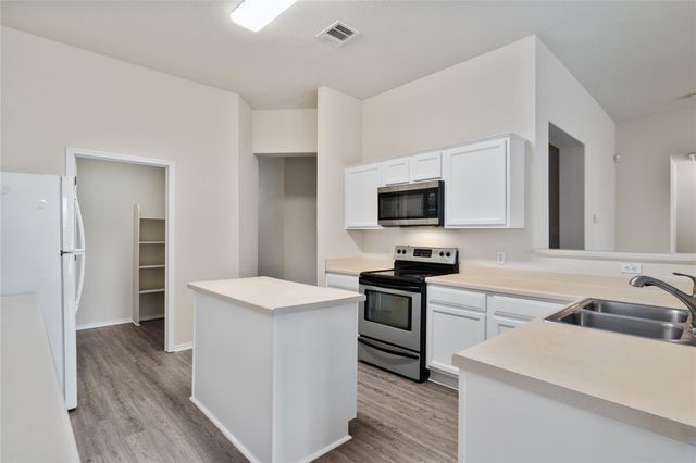 3924 Links LN, Round Rock, TX 78664