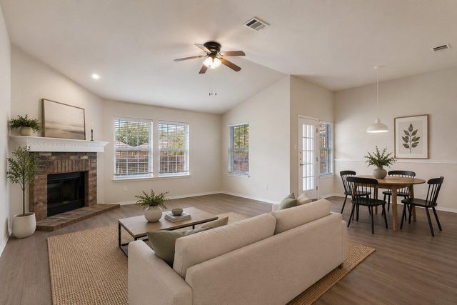 3924 Links LN, Round Rock, TX 78664