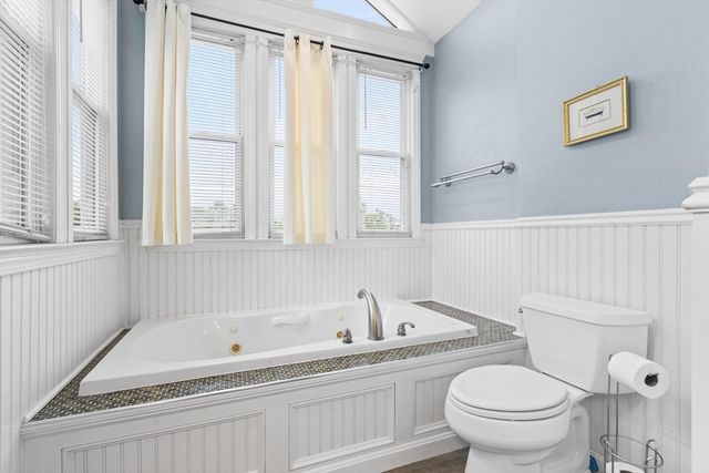4 Essex St SF, Boston, MA 02129
