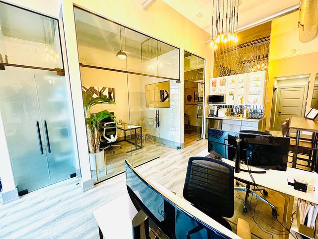 3056 N Oakley Avenue 1N, Chicago, IL 60618