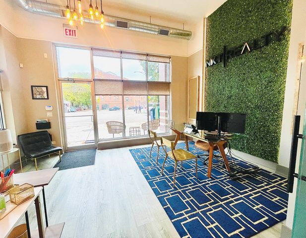 3056 N Oakley Avenue 1N, Chicago, IL 60618