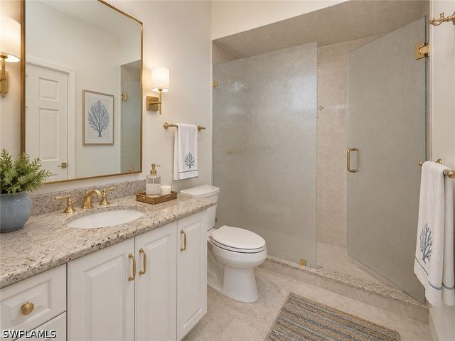 695 Ardmore LN, Naples, FL 34108
