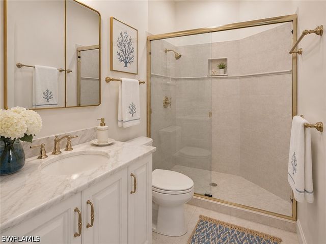 695 Ardmore LN, Naples, FL 34108