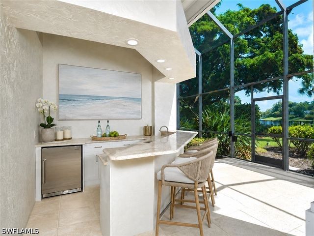695 Ardmore LN, Naples, FL 34108