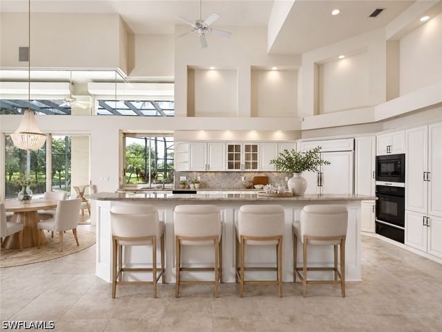 695 Ardmore LN, Naples, FL 34108