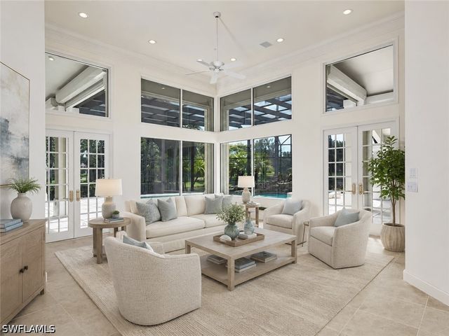 695 Ardmore LN, Naples, FL 34108