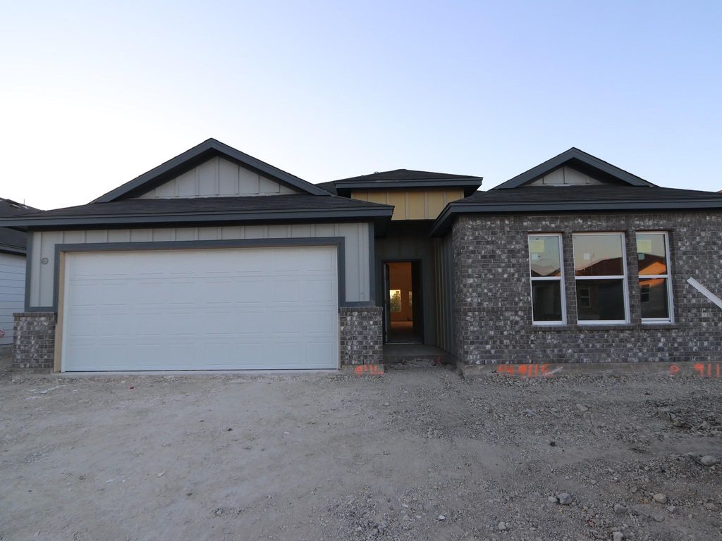 9116 Furman DR, Austin, TX 78747