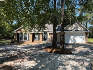 175 Kings Way, Ellabell, GA 31308