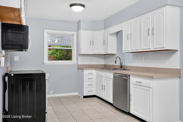 5218 Famous Way, Louisville, KY 40219