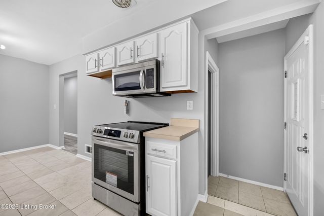 5218 Famous Way, Louisville, KY 40219