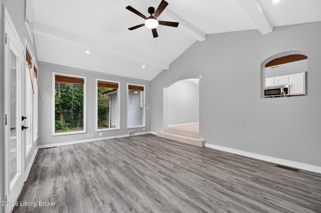 5218 Famous Way, Louisville, KY 40219
