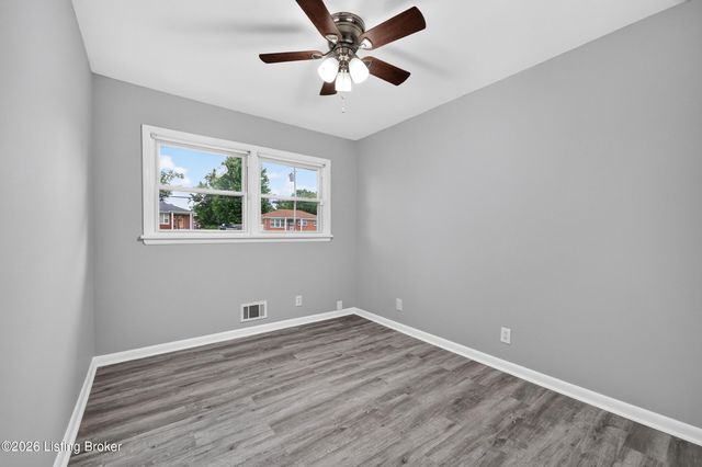 5218 Famous Way, Louisville, KY 40219