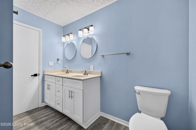 5218 Famous Way, Louisville, KY 40219