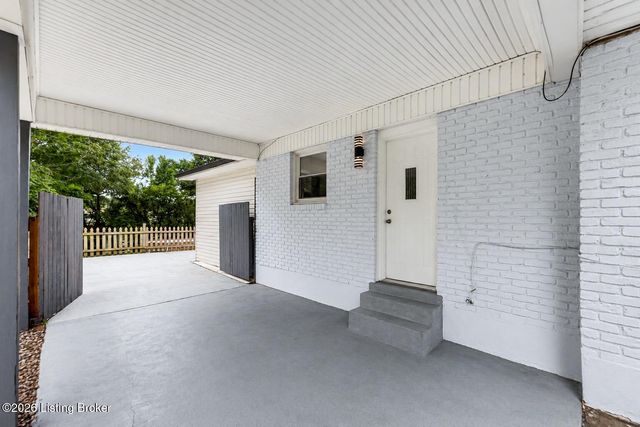 5218 Famous Way, Louisville, KY 40219