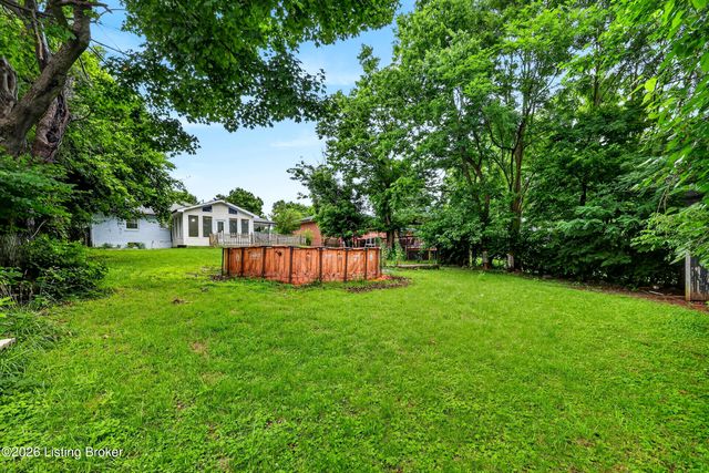 5218 Famous Way, Louisville, KY 40219
