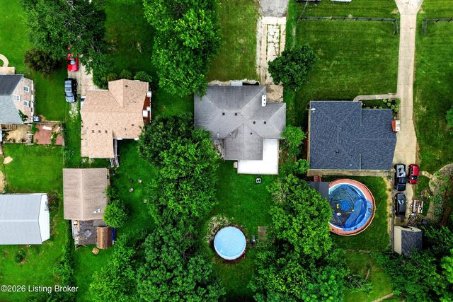 5218 Famous Way, Louisville, KY 40219