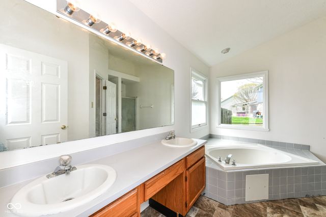 12372 Ensley Drive, Fishers, IN 46038