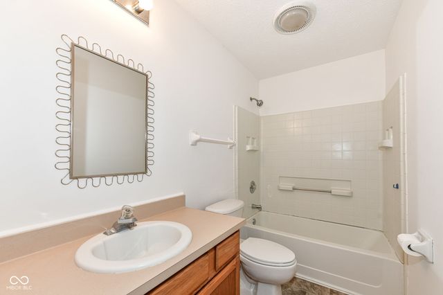 12372 Ensley Drive, Fishers, IN 46038