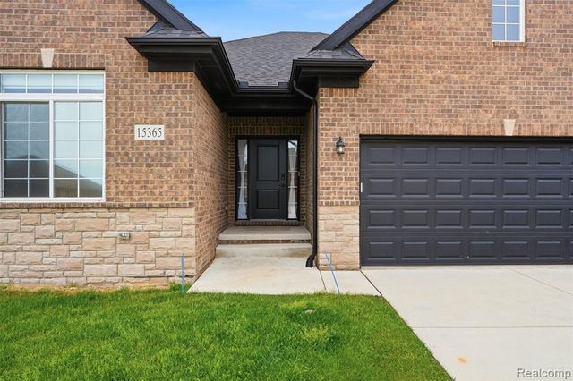 15365 Eton Pointe Drive, Clinton Township, MI 48035