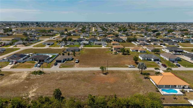 212 NE 25TH STREET, Cape Coral, FL 33909