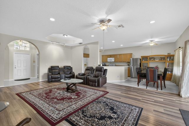 8600 Pine Cay, West Palm Beach, FL 33411